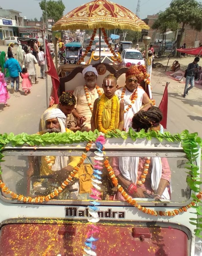 Parikramarthi left after bathing in Dadhichi Kund