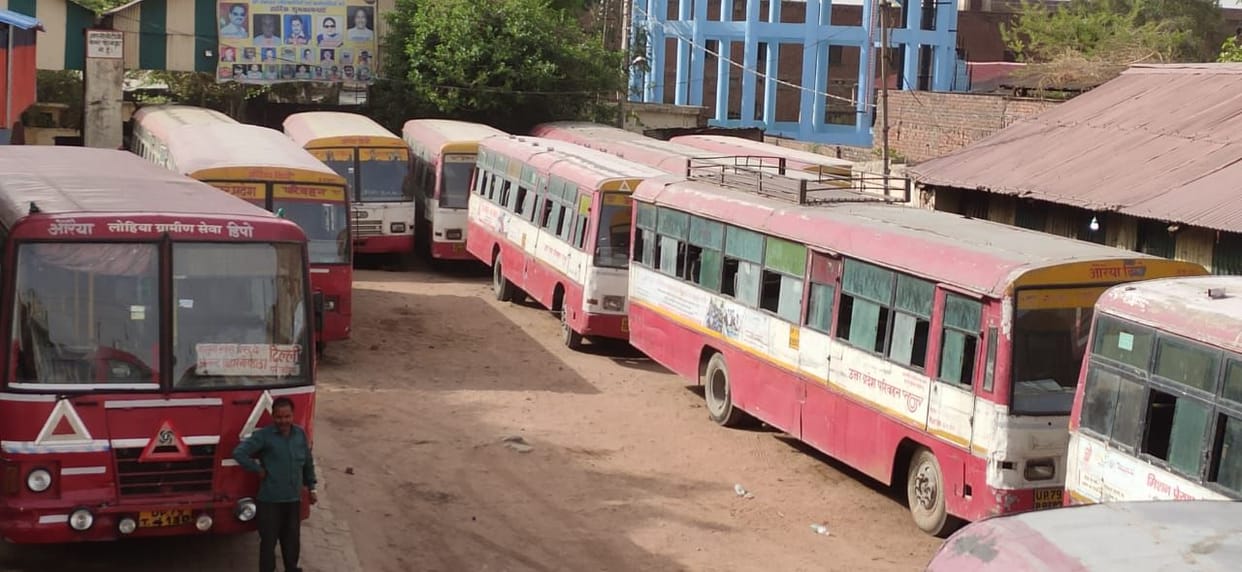 lac of tourist for buses in dooj