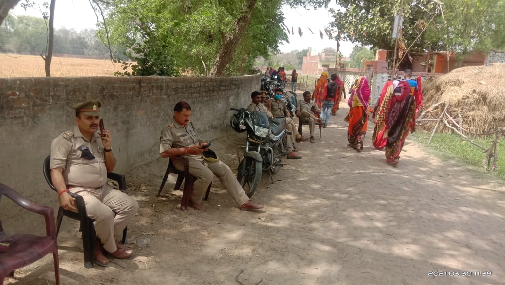 Crime in Varanasi: uproar in Barai village after murder arrest of two accused police raids