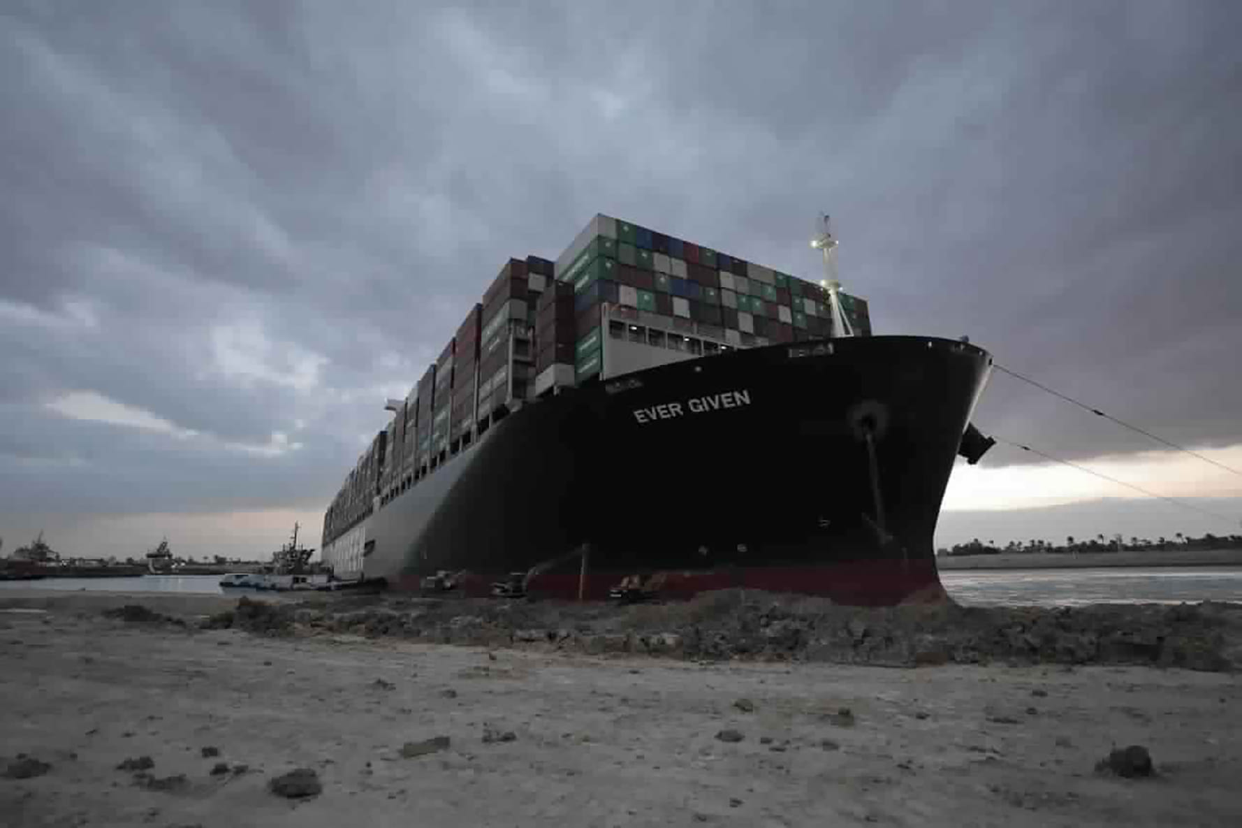 Suez Canal : Know the history and commercial use of this canal