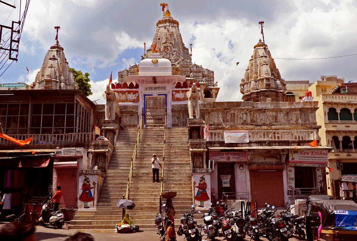 Odisha: Lingaraj temple closed for devotees, will have to be examined before Lord Jagannath's darshan