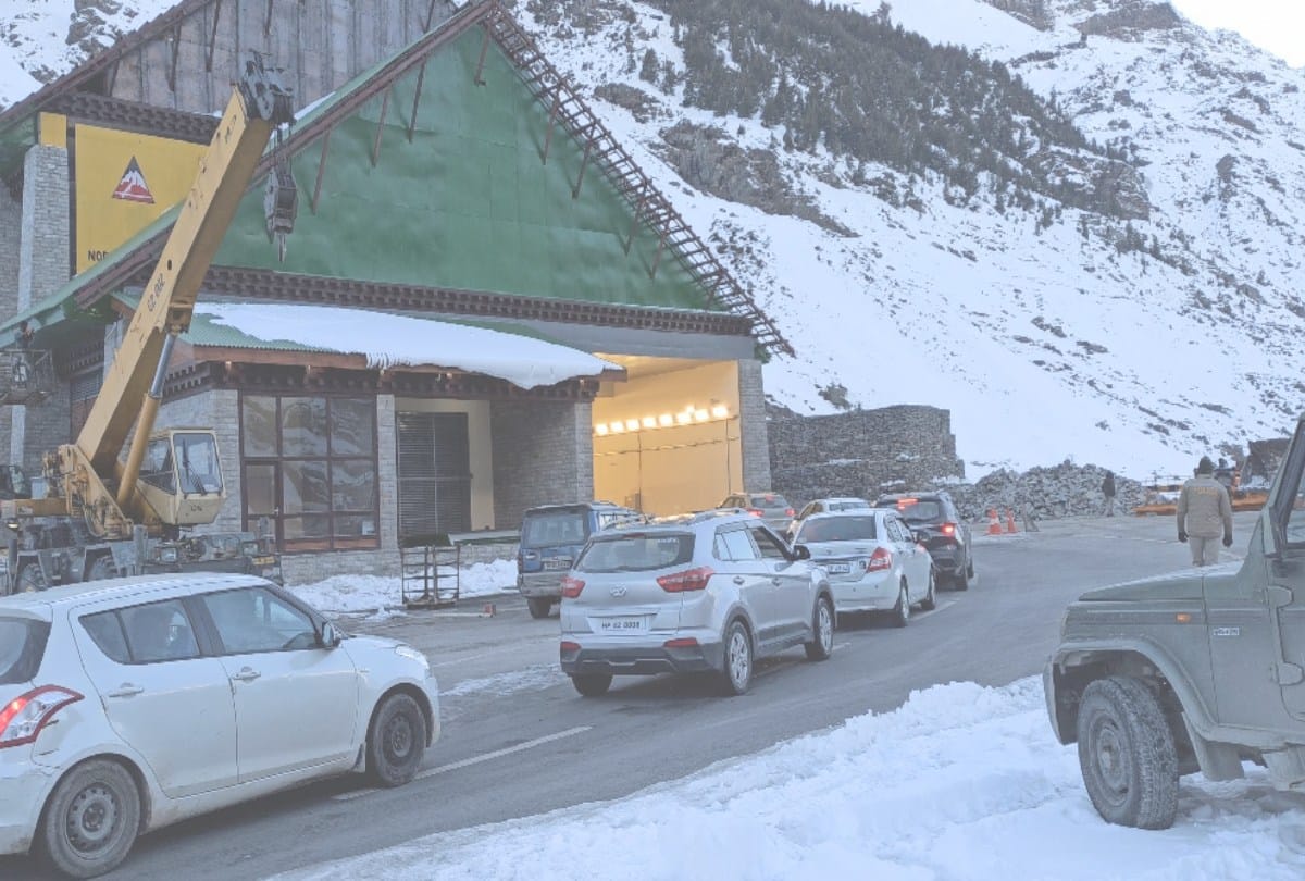 5674 vehicles crossed from Atal Tunnel rohtang, broke December 26 record