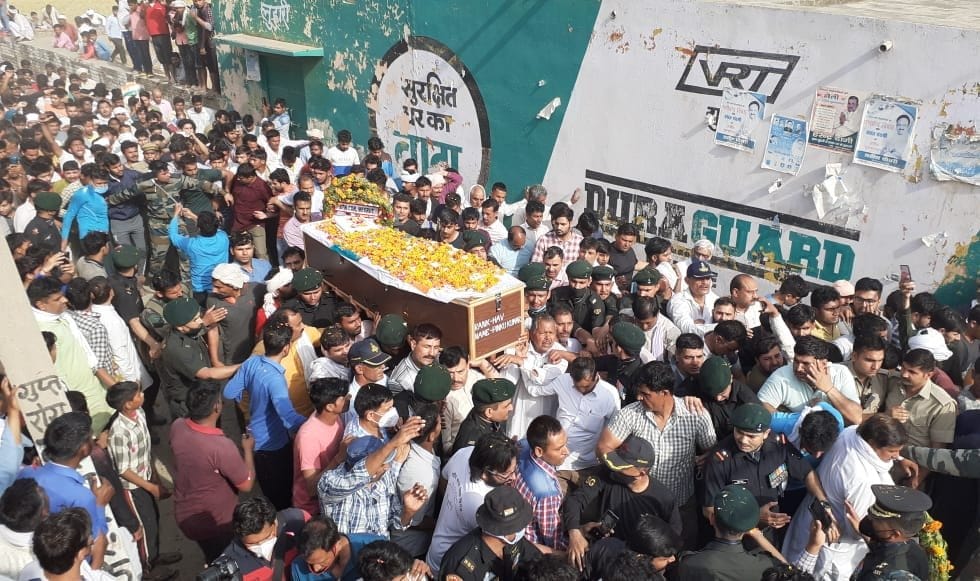 Last farewell to martyr with moist eyes