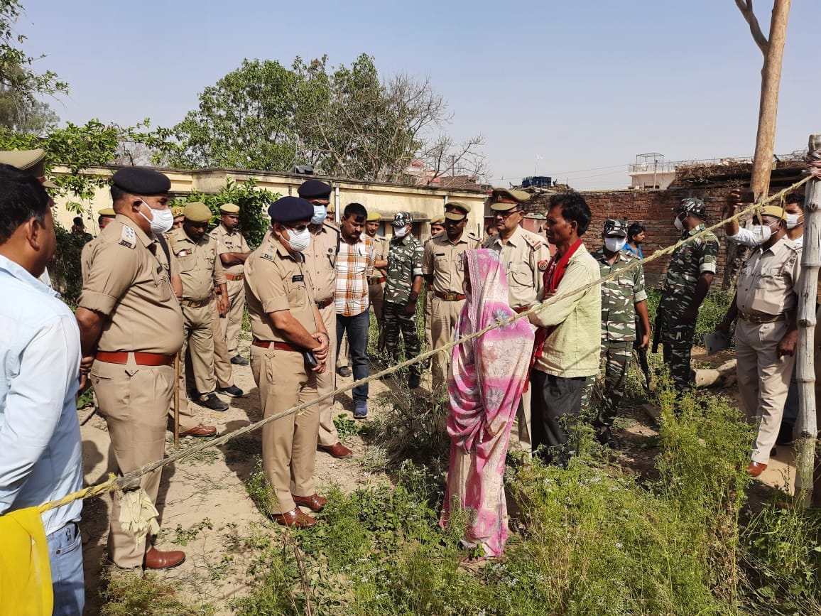 Murder in Sonbhadra while young man sleeping with sharp weapon police reach on the spot