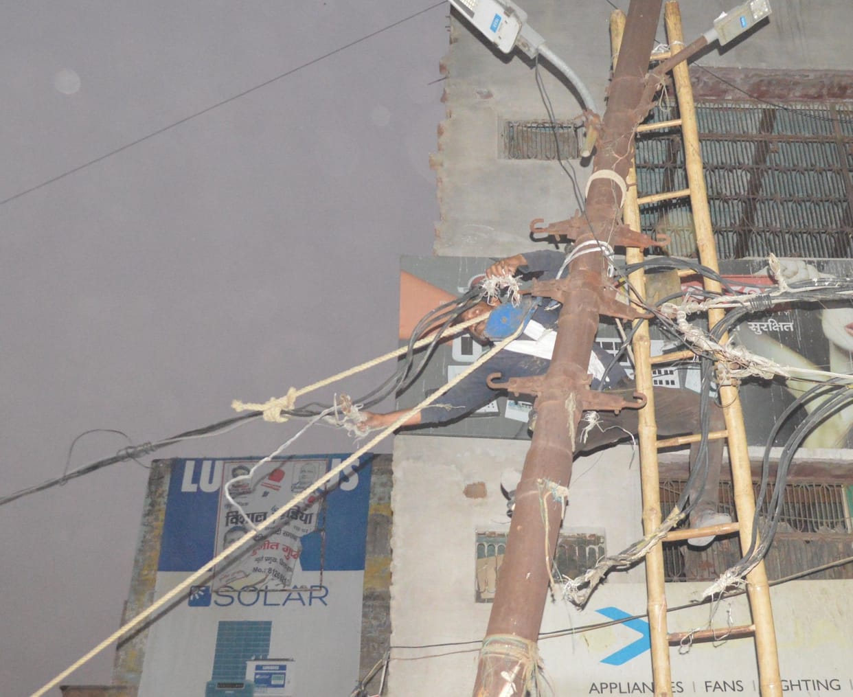 Hathras: Electricity stalled in many areas of the city during the three-story Rath Yatra