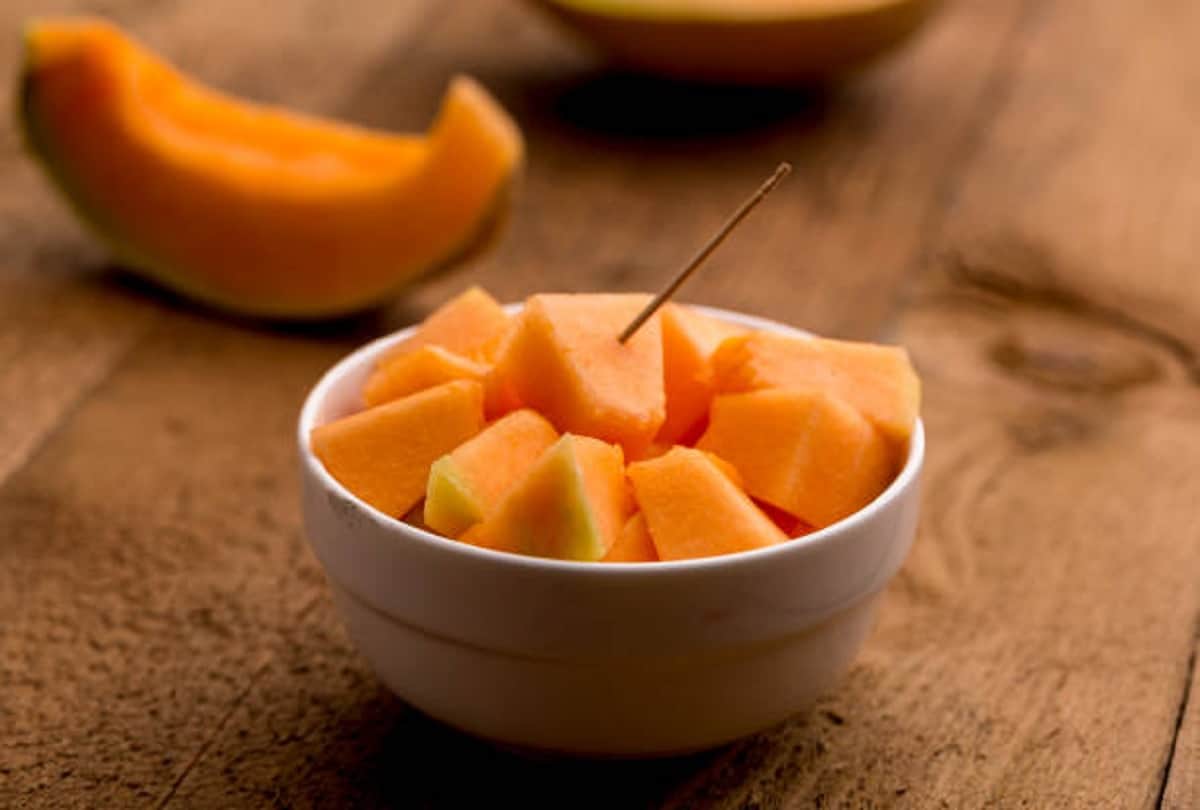 Health benefits of muskmelon also known as cantaloupe in hindi