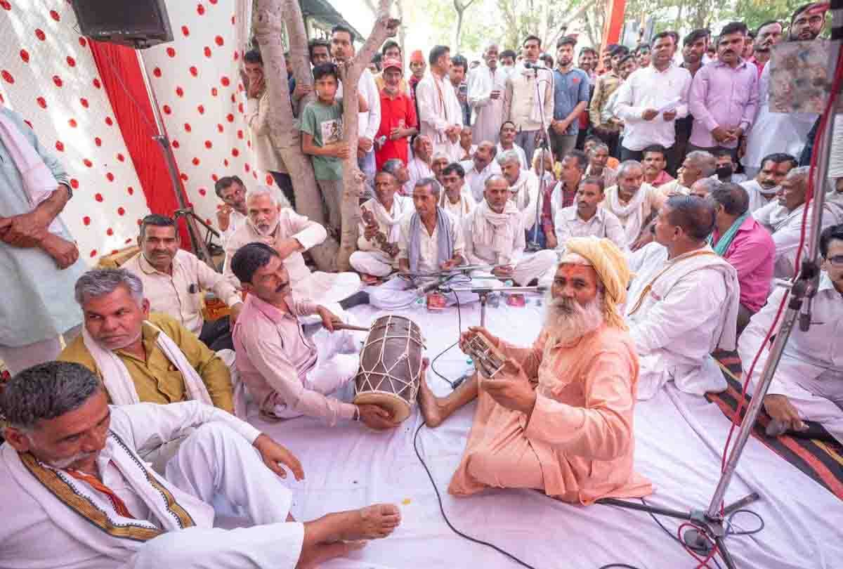 Mulayam Singh did not appear on Holi for the first time, Distance between Shivpal and Akhilesh increased