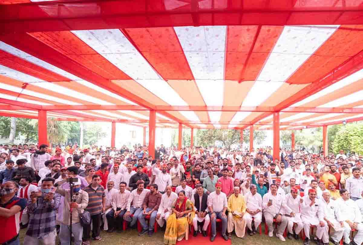 Mulayam Singh did not appear on Holi for the first time, Distance between Shivpal and Akhilesh increased