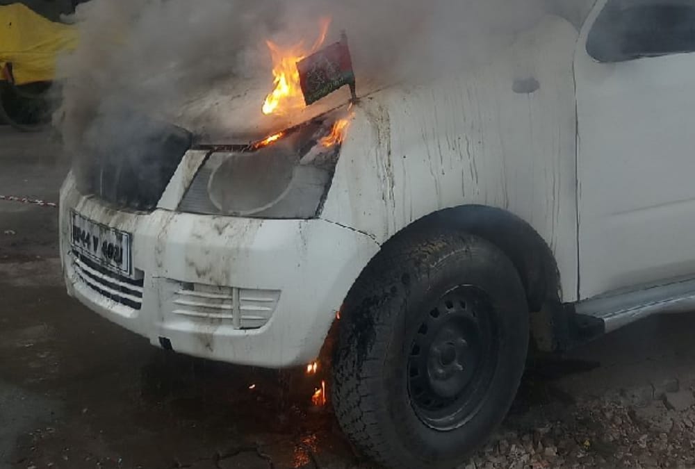 Vehicle catches fire near bus station in Sultanpur.