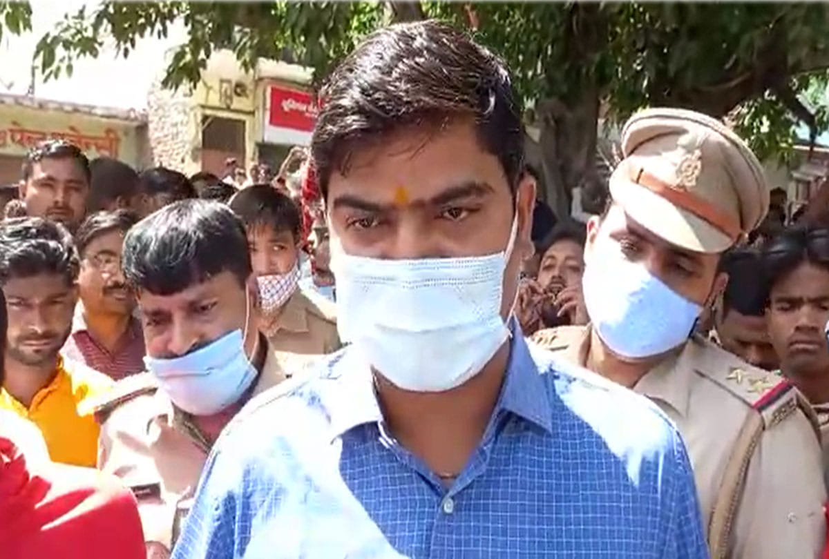 Dispute between officers and SP workers in Kannauj