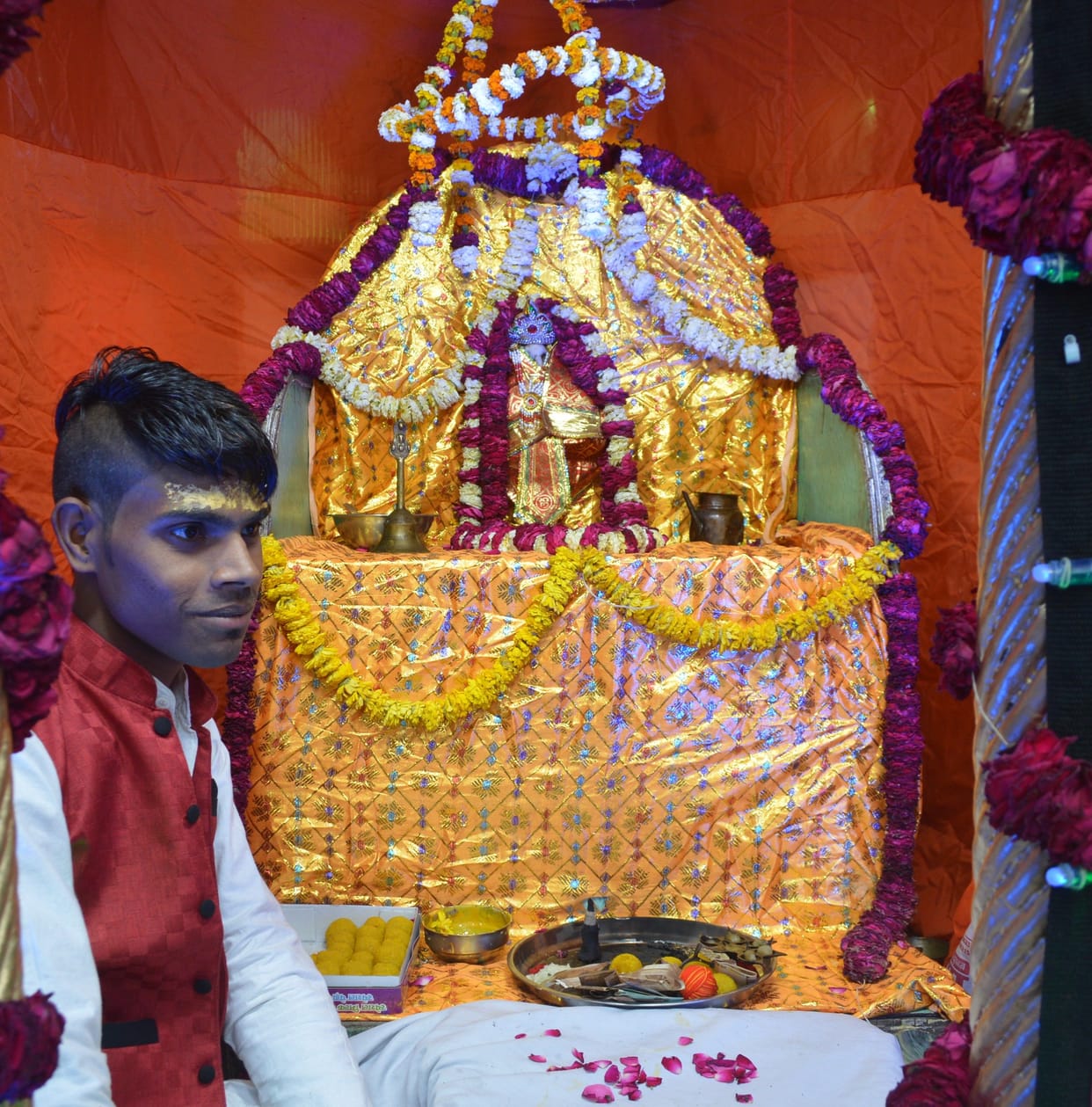Hathras: Cheteshwar Mahadev's Rath Yatra with great pomp, welcomed at many places