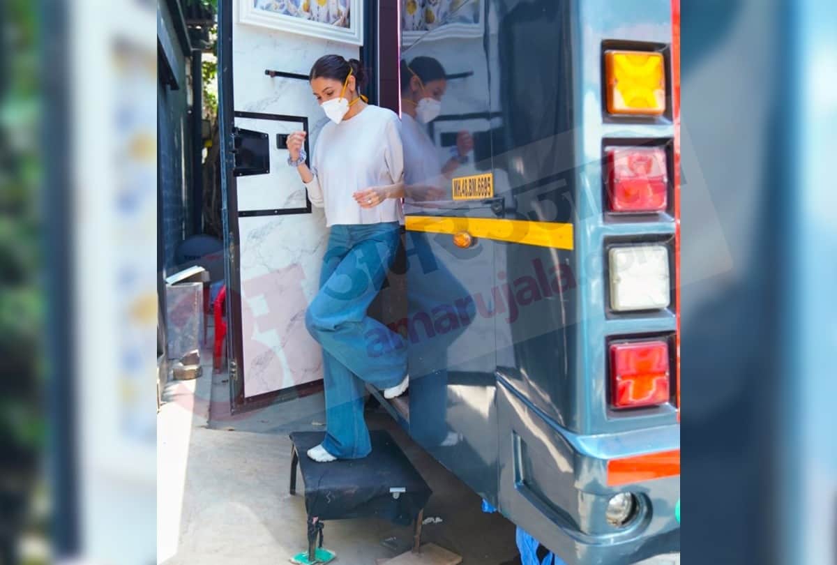 Anushka Sharma staring at camera carrying Vamika in her lap, users says Are you scared?