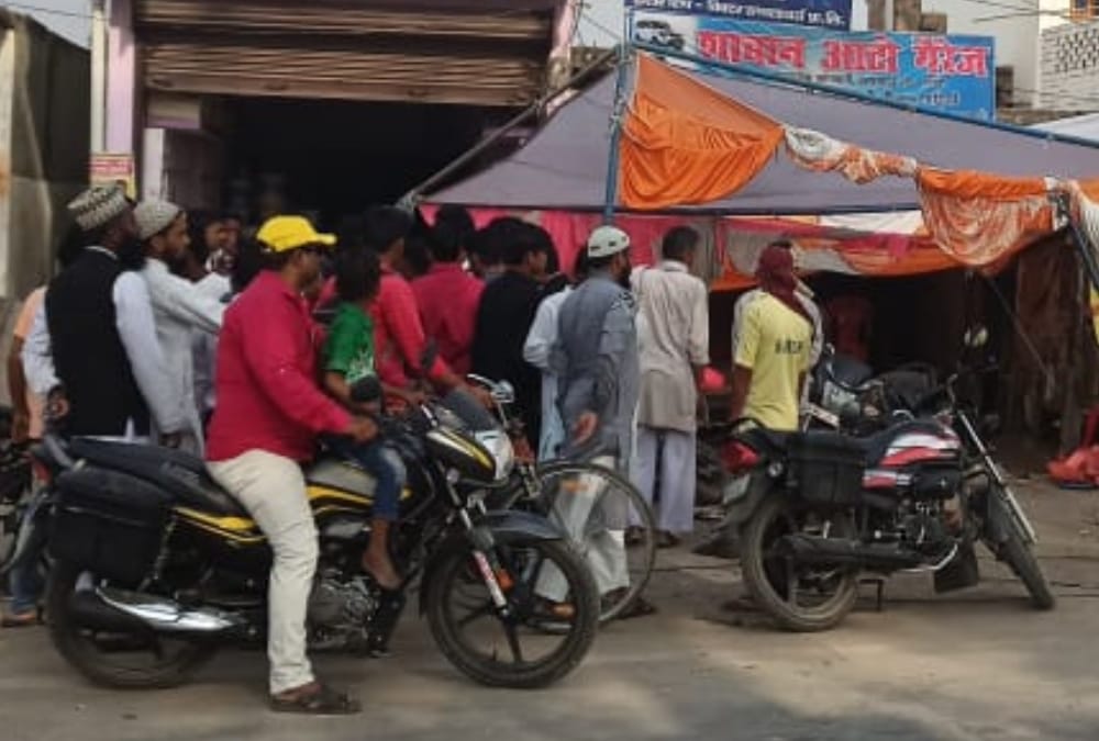 A scorpio trampled three in Gonda.