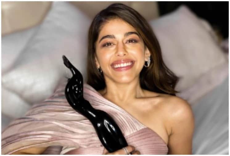 Alaya F Trolled for grabbing Best Female Debut Award at Filmfare
