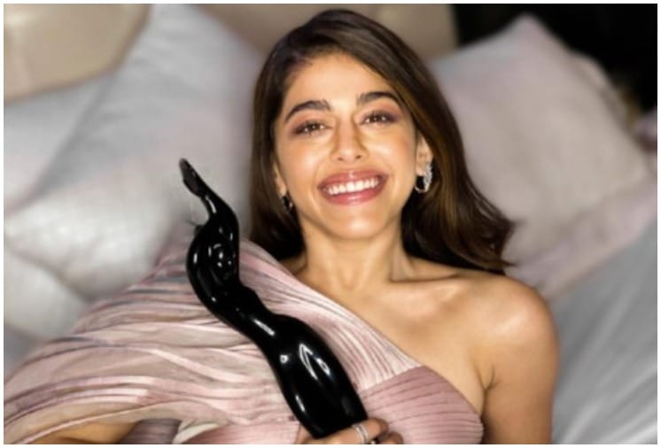 Alaya F Trolled for grabbing Best Female Debut Award at Filmfare