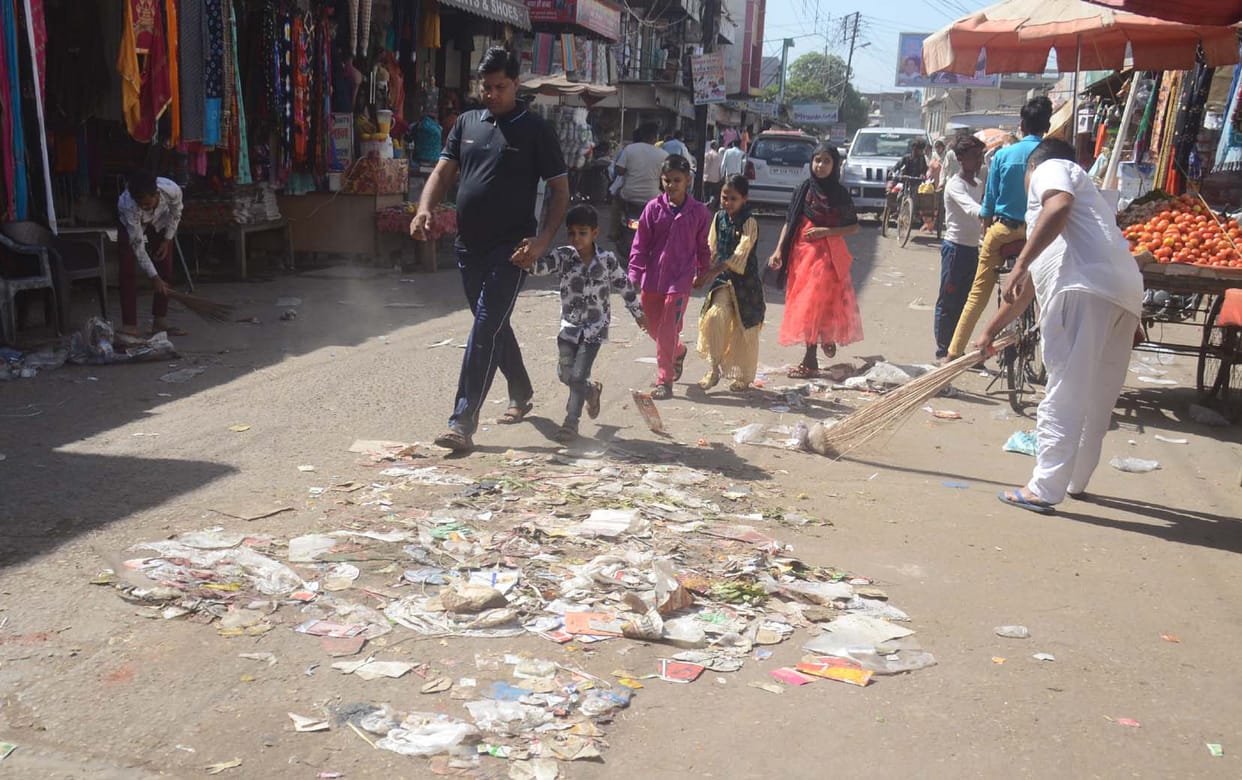 The situation worsened if the municipal administration came on the backfoot
