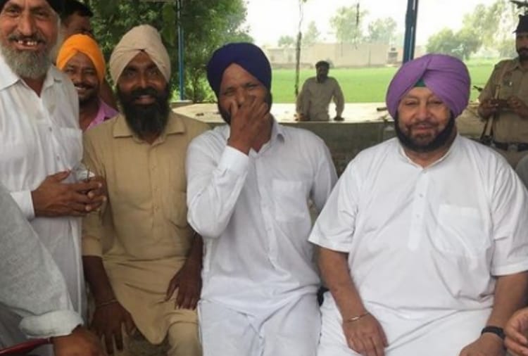 According to survey, Captain Amarinder singh is more popular than Sonia and Rahul Gandhi 