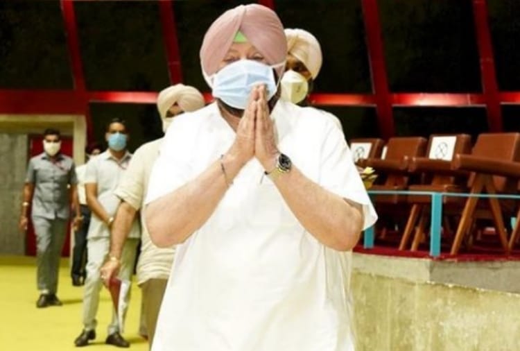 According to survey, Captain Amarinder singh is more popular than Sonia and Rahul Gandhi 