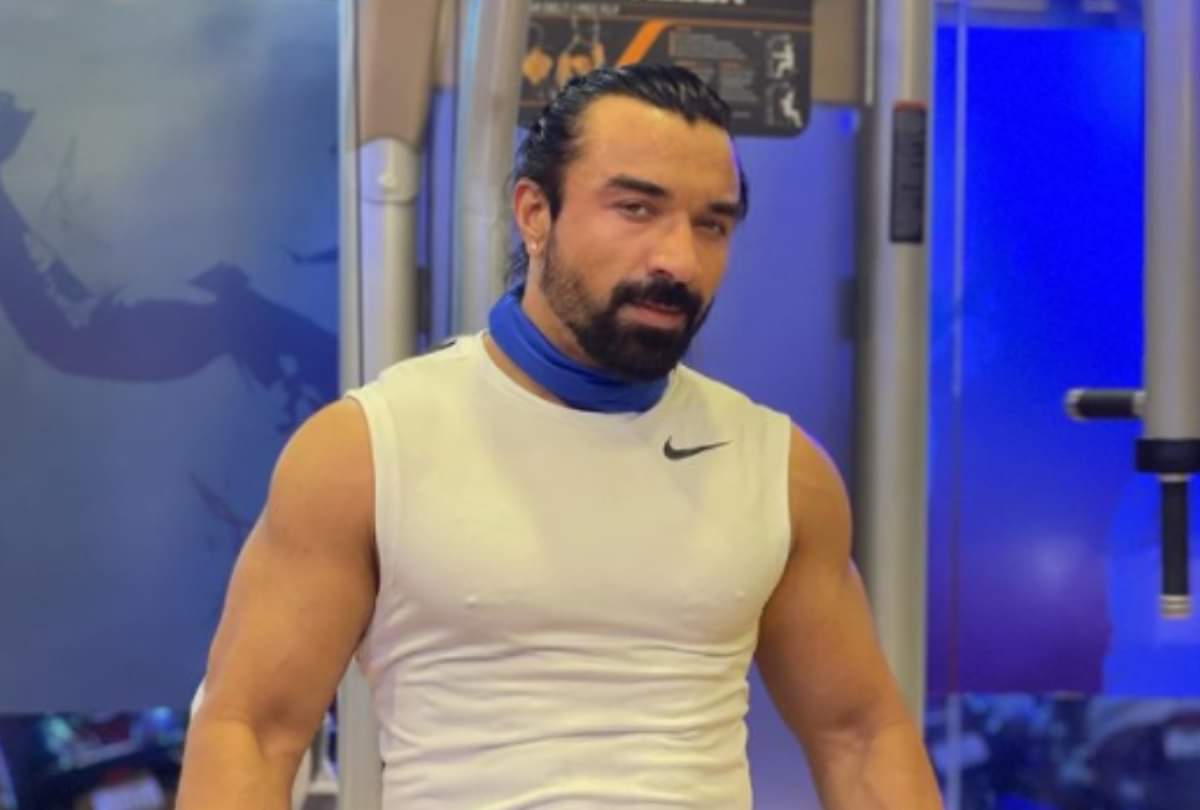 Ajaz khan reaction on drug case says only 4 sleeping pills found at my home