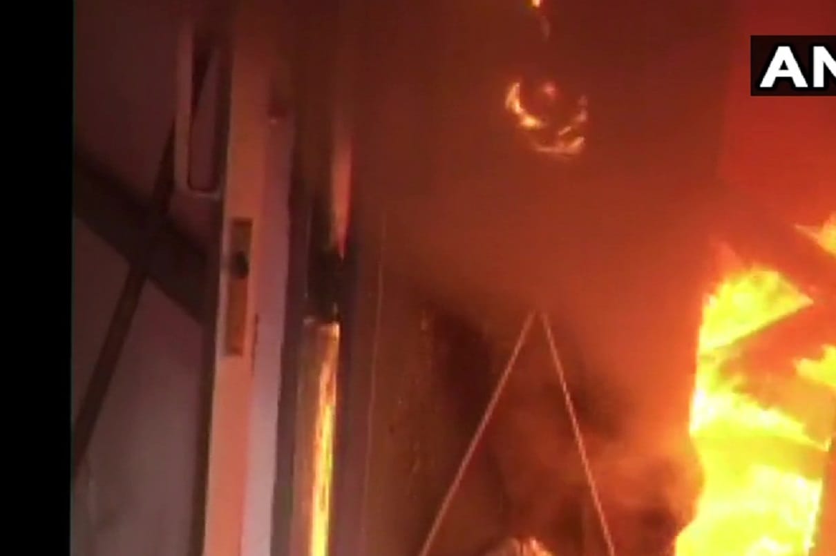 Fire in Delhi hospital and Kolkata building updates