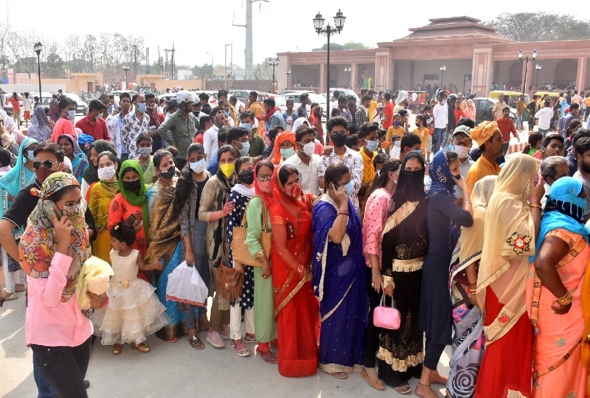 Disturbing wildlife May be fined ten thousand in Gorakhpur zoo