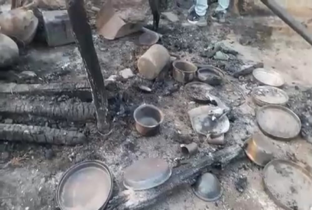 Uttarakhand News: Wildfire Destroyed Villager House and Daughter Marriage Clothes and other thing photos