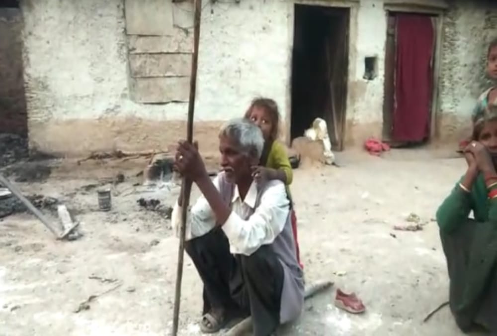 Uttarakhand News: Wildfire Destroyed Villager House and Daughter Marriage Clothes and other thing photos