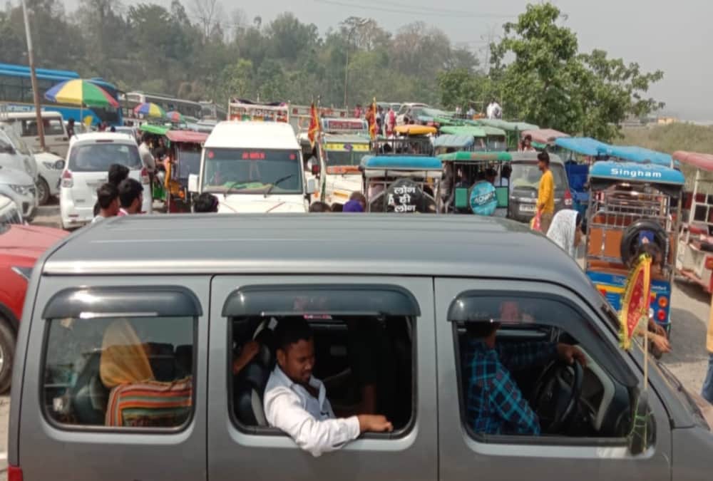 Maa Purnagiri Dham Mela 2021: 25 Pilgrims visit Purnagiri Temple and Covid 19 Rules broken photos