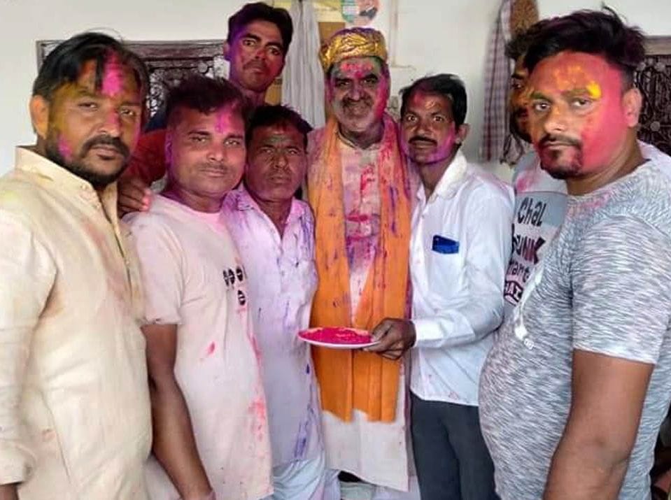 Union Minister of State played Holi