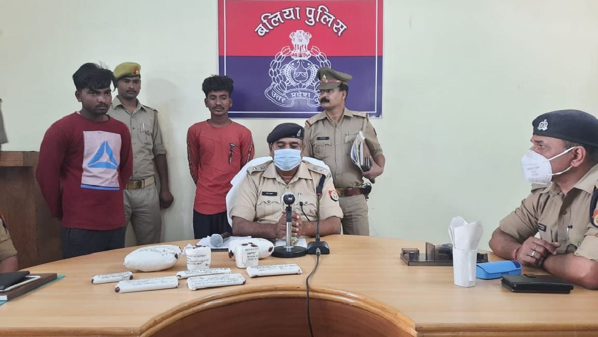 Murder in Ballia killed due to applying color to bhabhi carried out the incident with a sharp weapon