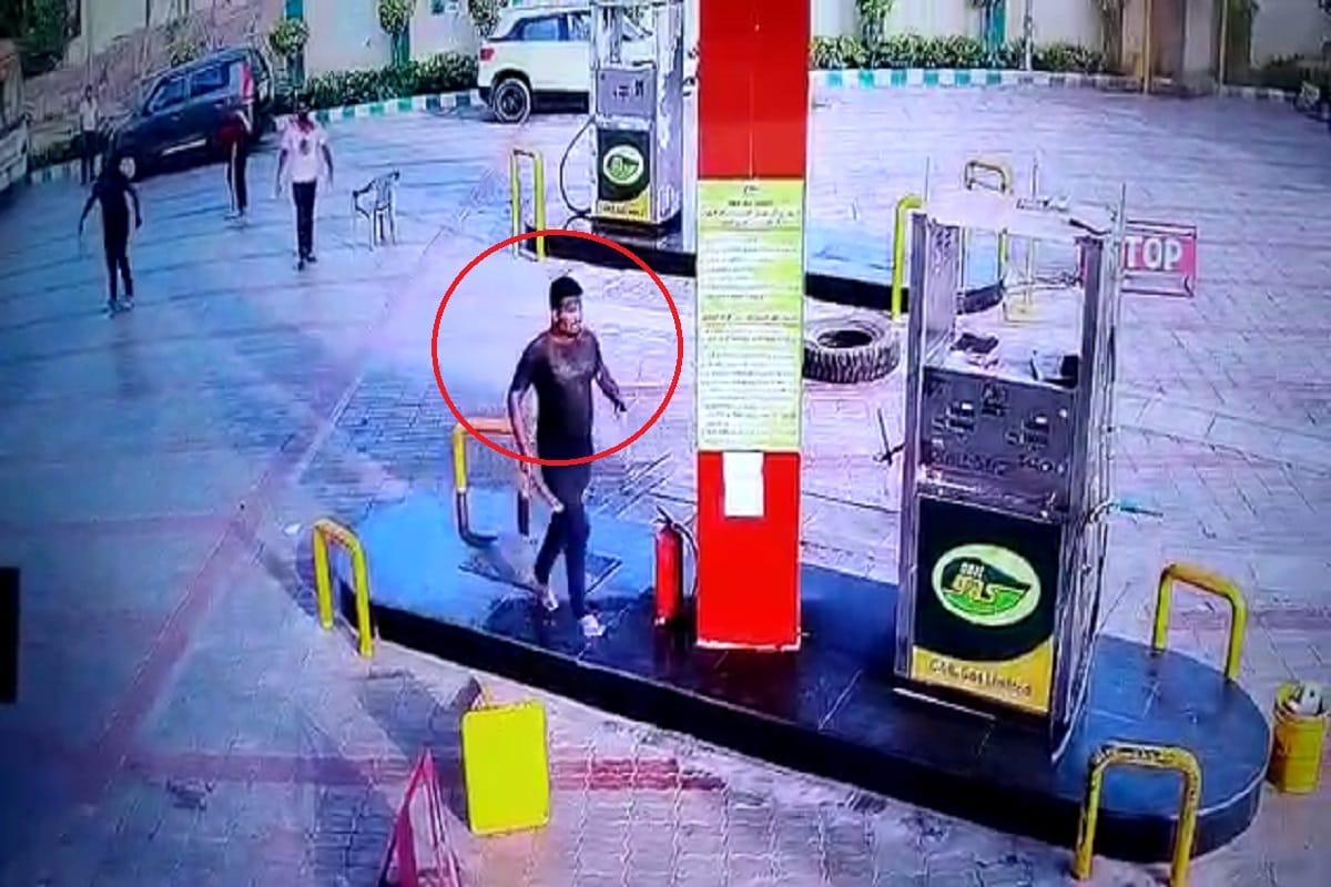 UP Crime News: Attack on many employees of CNG pump in Meerut and The incident was captured on CCTV camera