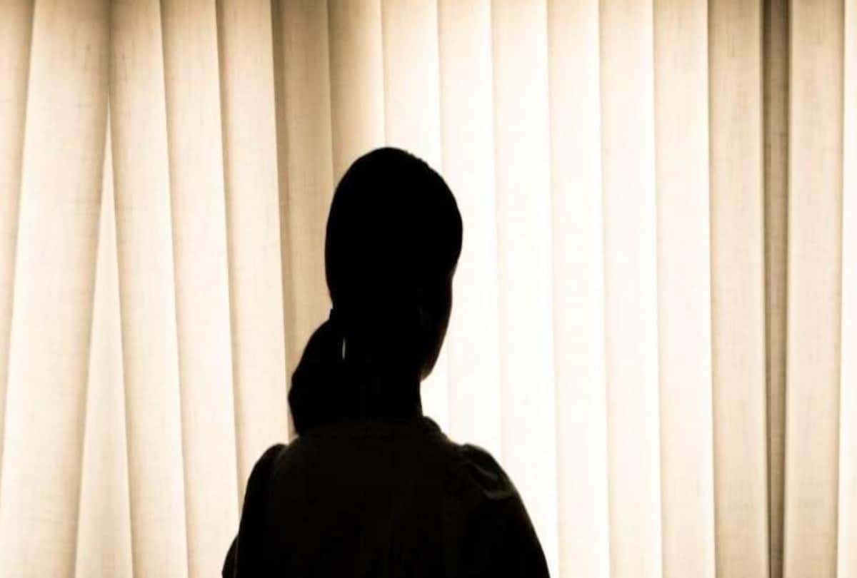A teachers molested a girl student in Gomati Nagar in Lucknow.