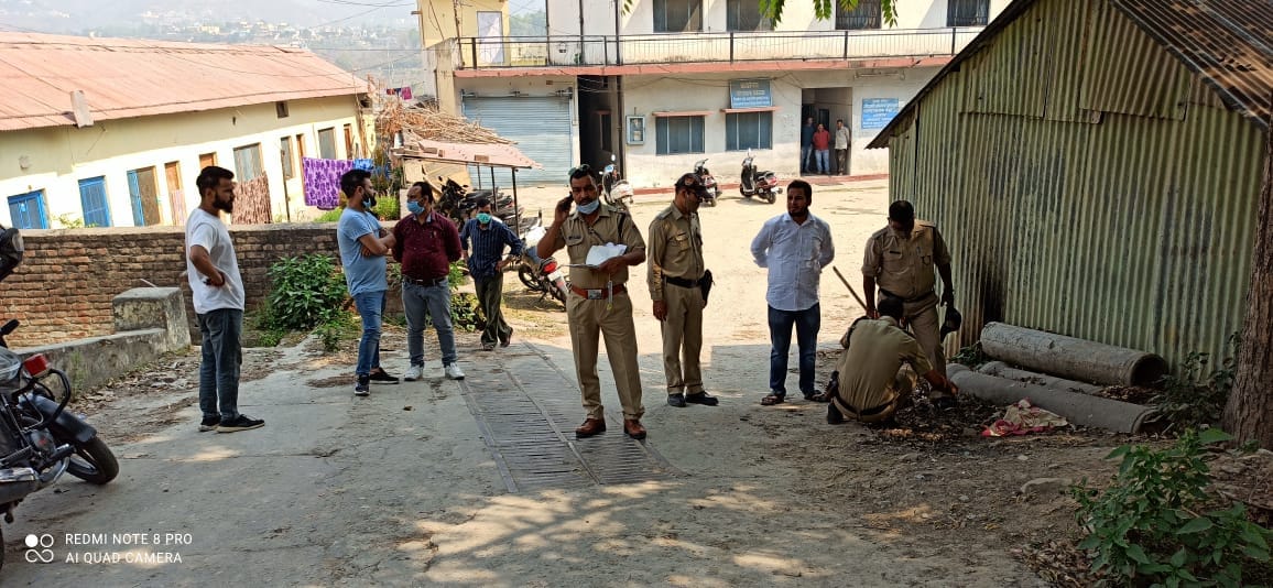 uttarakhand : new born baby dead body found in srinagar