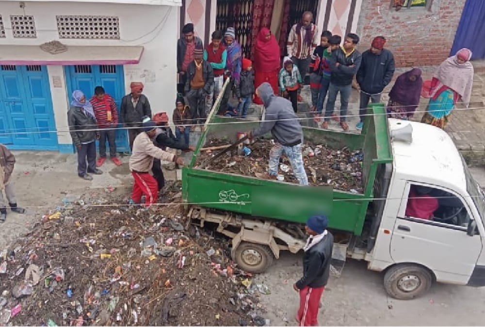 residents of east delhi municipal corporation area will be able to lift garbage by scanning qr code