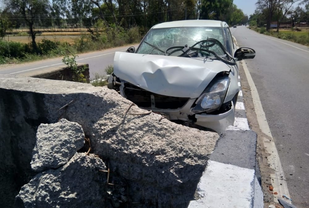 Two died in an accident on lucknow pragraj highway in raebareli.