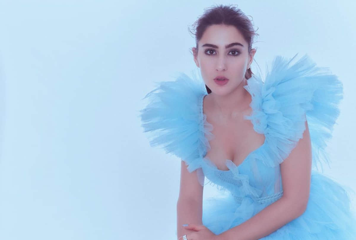 Saba ali khan share Sara ali khan childhood photo asked fans if she look sweet or naughty