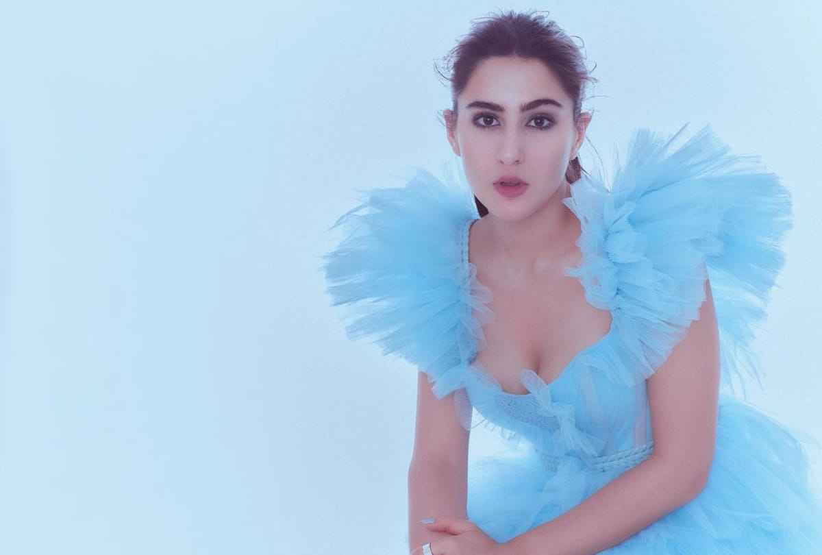 Sonu Sood Sanjay Dutt Glimpse from Samrat Prithviraj  and Sara ali khan bold look in bikini today celebrity updates in 10 pictures