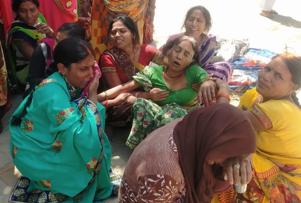 Two died after taking poisonous wine in Ayodhya.