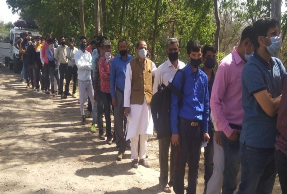 Haridwar Maha Kumbh 2021: Seven Devotees Found Covid 19 Positive During Random Testing on Border Photos