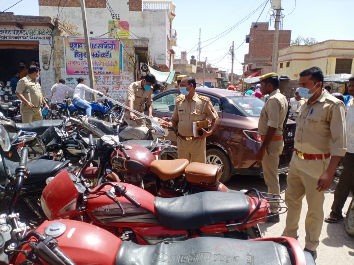 people park vehicles at road, jam
