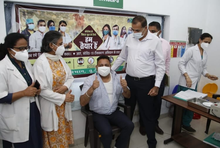 Corona Vaccination for persons aged more than 45 started in Chandigarh 