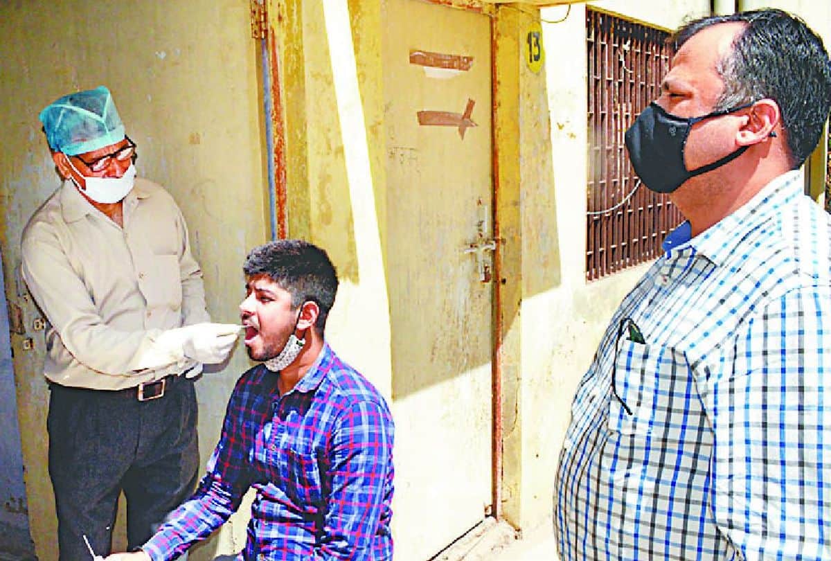 Agra Corona Virus District Administraion Report 166 Old man Died Mostely Youth Become Positive