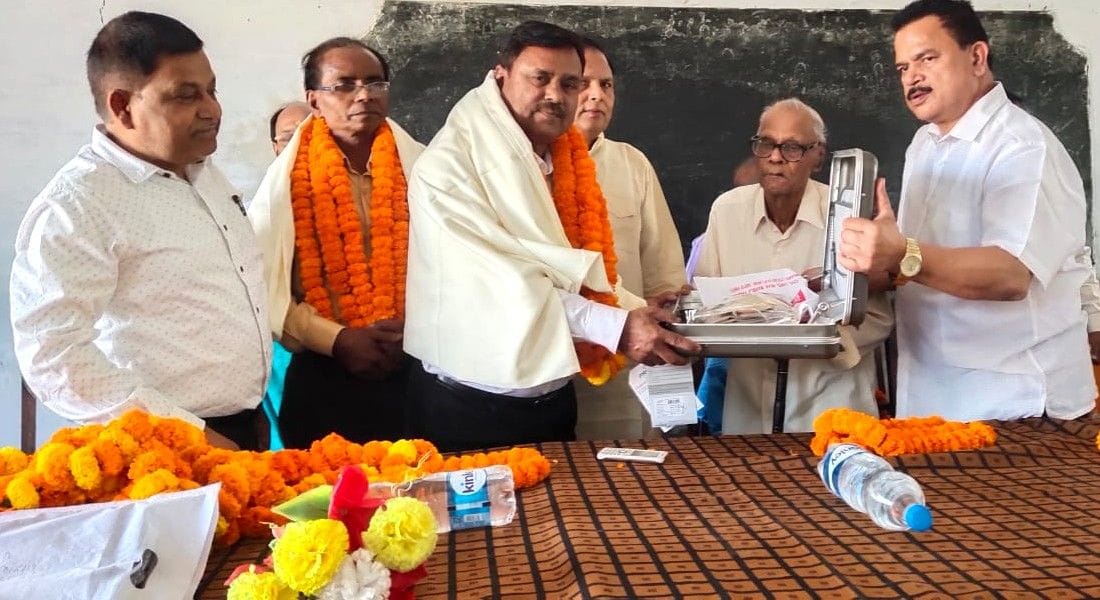Expensive farewell given to retired teachers