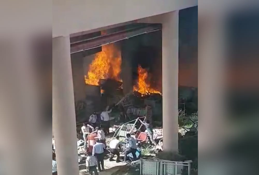 Uttarakhand News: Horrific Fire Broke Out in Rishikesh Aiims Scrap Godown Photos