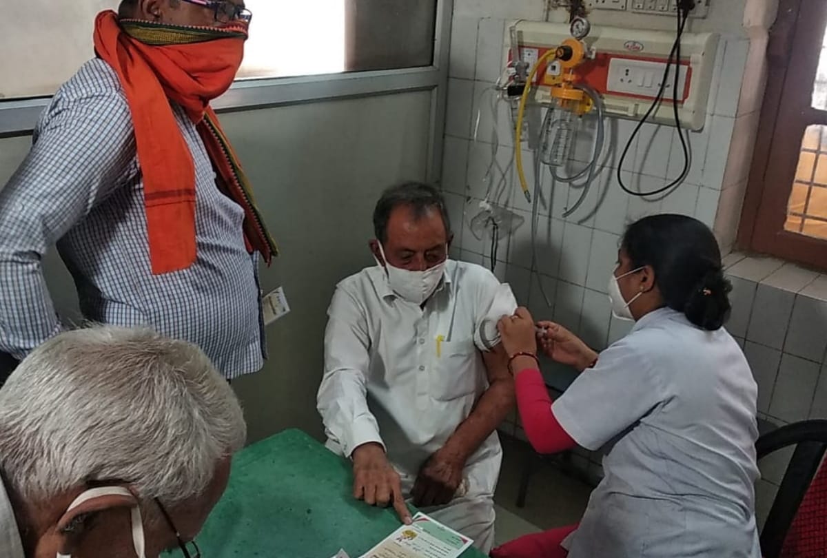 Gorakhpur 300 ANMs administered more than 12.93 lakh vaccines
