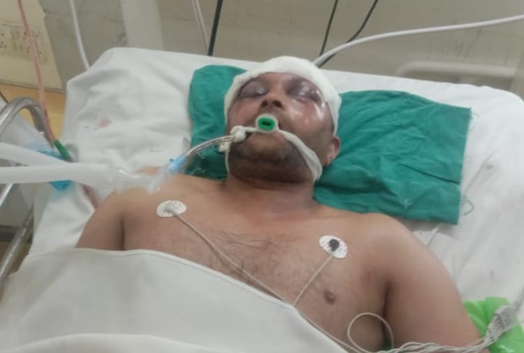 A Man hit his Nephew on head in Police Station of Panipat 