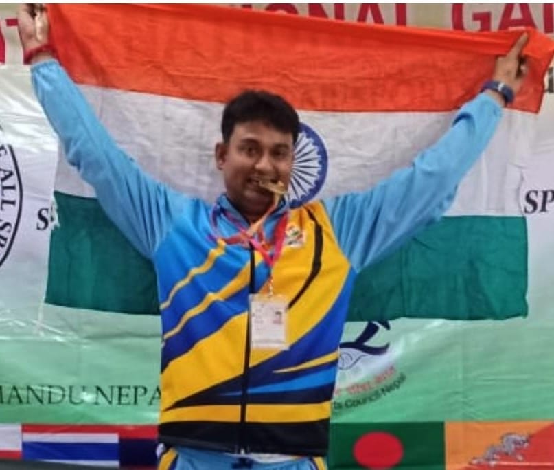 Gold medal in International Shooting Championships to Dr. Anand of Chandauli