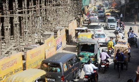 Way to go to Municipal Corporation in front of Bareilly College again closed