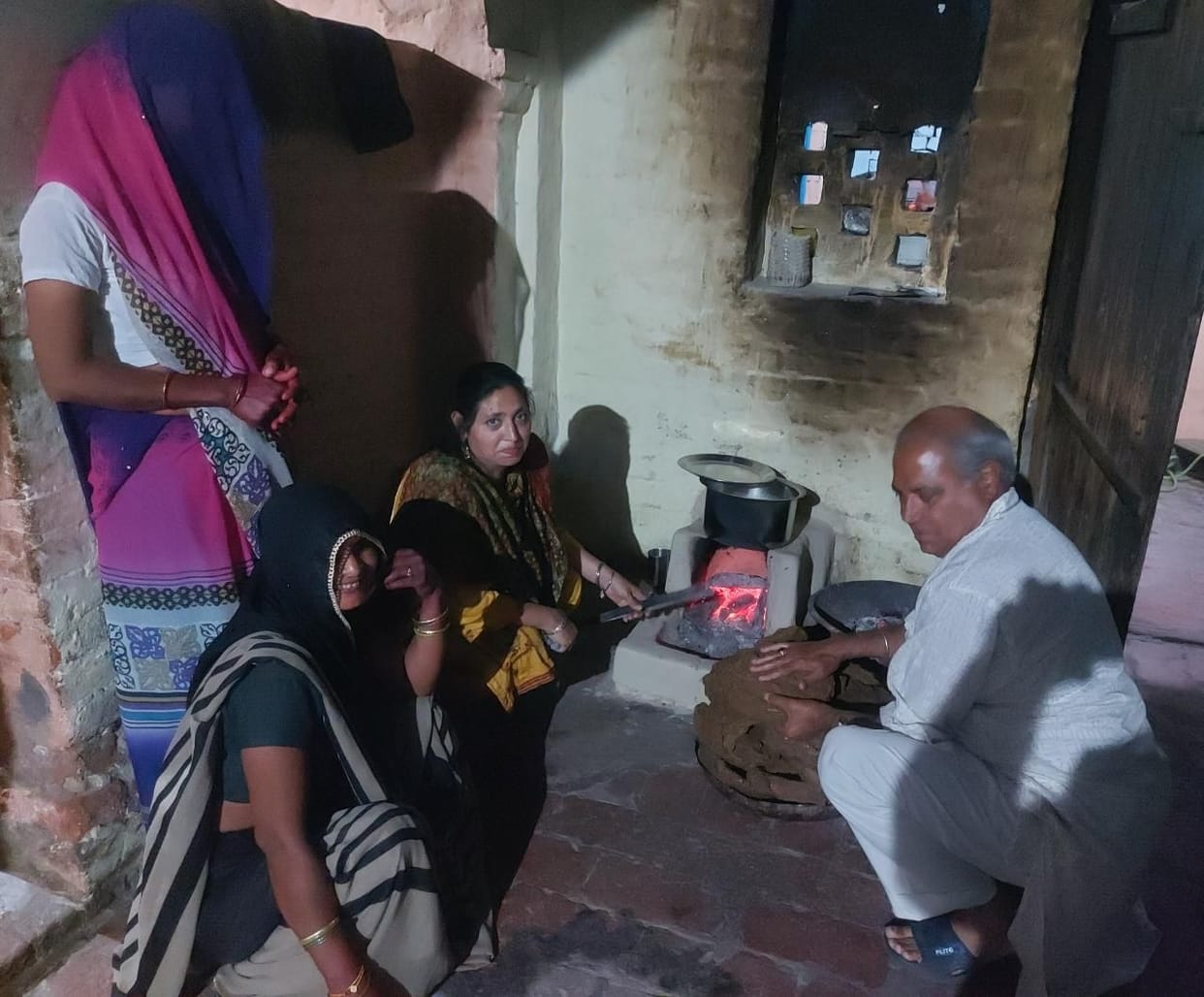 congress leader make food on oven