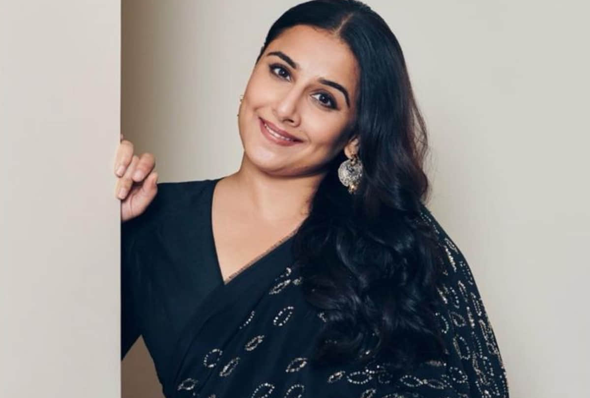 vidya balan ethnic look in black printed saree